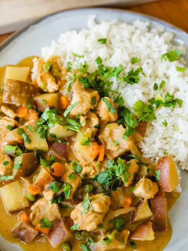 YELLOW CHICKEN COCONUT CURRY