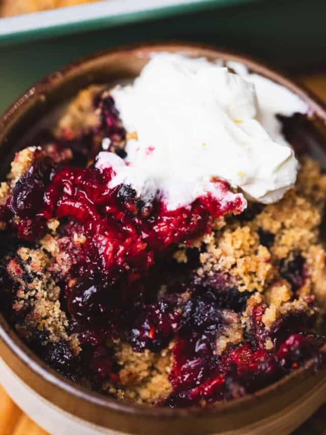 TRIPLE BERRY CRUMBLE